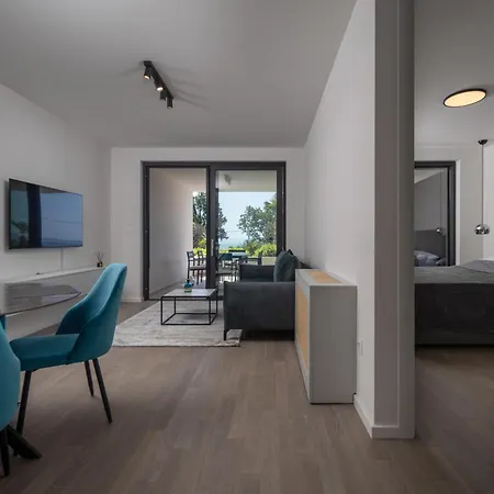 Plaza Delmar Apartment *