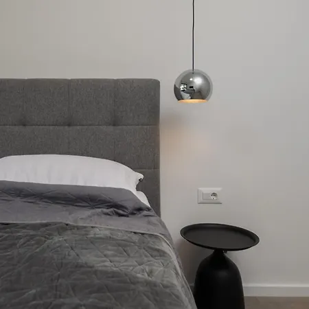 Plaza Delmar Apartment *