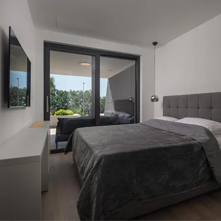 Plaza Delmar Apartment